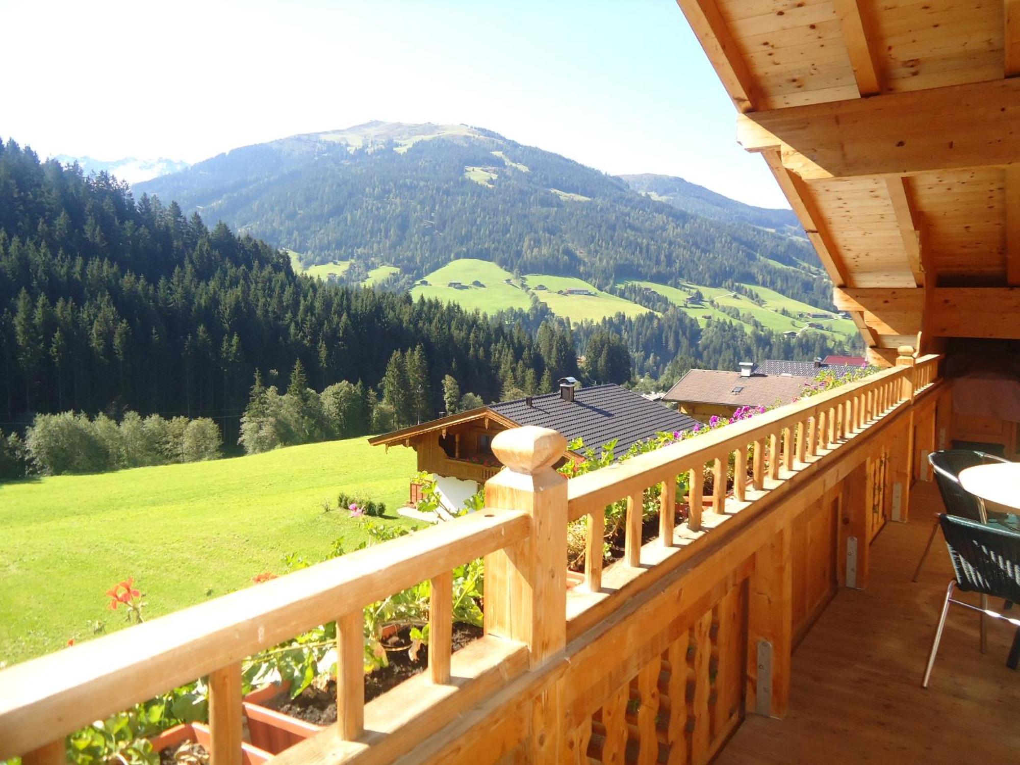 Alpbacher Appartementhaus Johannes Esterno foto